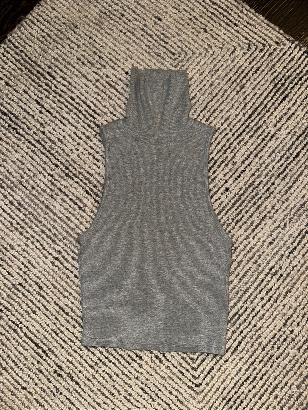 Zara Gray Sleeveless Turtleneck Knit Top